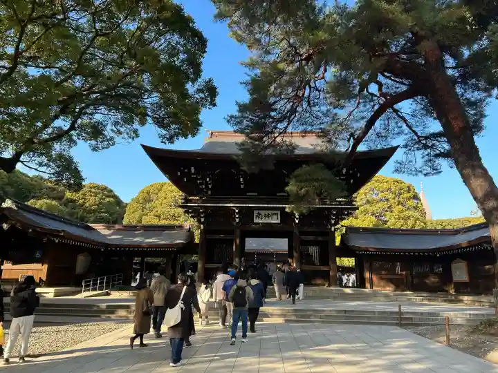 明治神宮の{uncategorized: "未分類", other: "その他", undefined: "問題あり", building: "その他建物", grave: "お墓", sacred_gate: "鳥居", guardian: "狛犬", statue: "像", buddha: "仏像", history: "歴史", nature: "自然", garden: "庭園", animal: "動物", pagoda: "塔", temizu: "手水舎", mountain_gate: "山門・神門", sanctuary: "本殿・本堂", subordinate: "末社・摂社", art: "芸術", scenery: "景色", jizo: "地蔵", ema: "絵馬", goshuin: "御朱印", omikuji: "おみくじ", items: "授与品その他", amulet: "お守り", goshuincho: "御朱印帳", eats: "食事", festival: "お祭り", votive_dance: "神楽", shichigosan: "七五三参", wedding: "結婚式", experience: "体験その他", initially: "初詣", around: "周辺", anti_infection: "感染症対策"}