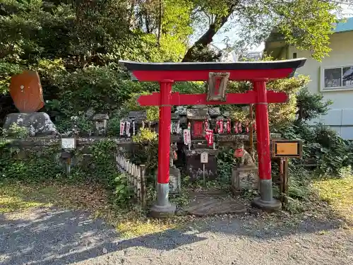 貴船神社の{uncategorized: "未分類", other: "その他", undefined: "問題あり", building: "その他建物", grave: "お墓", sacred_gate: "鳥居", guardian: "狛犬", statue: "像", buddha: "仏像", history: "歴史", nature: "自然", garden: "庭園", animal: "動物", pagoda: "塔", temizu: "手水舎", mountain_gate: "山門・神門", sanctuary: "本殿・本堂", subordinate: "末社・摂社", art: "芸術", scenery: "景色", jizo: "地蔵", ema: "絵馬", goshuin: "御朱印", omikuji: "おみくじ", items: "授与品その他", amulet: "お守り", goshuincho: "御朱印帳", eats: "食事", festival: "お祭り", votive_dance: "神楽", shichigosan: "七五三参", wedding: "結婚式", experience: "体験その他", initially: "初詣", around: "周辺", anti_infection: "感染症対策"}