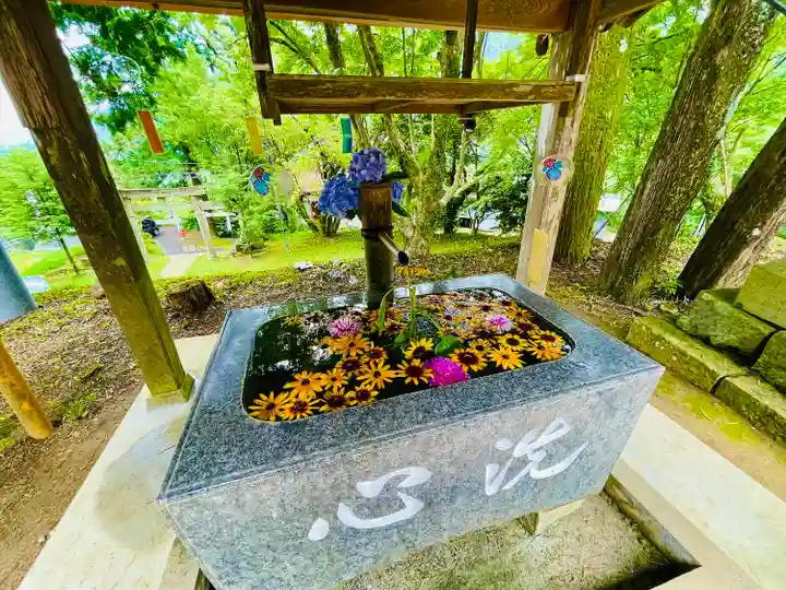 坂本八幡神社の手水舎