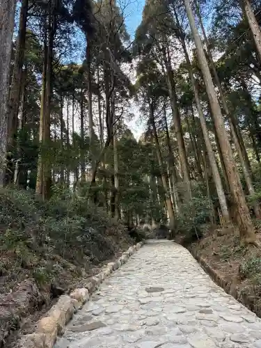 霧島神宮の{uncategorized: "未分類", other: "その他", undefined: "問題あり", building: "その他建物", grave: "お墓", sacred_gate: "鳥居", guardian: "狛犬", statue: "像", buddha: "仏像", history: "歴史", nature: "自然", garden: "庭園", animal: "動物", pagoda: "塔", temizu: "手水舎", mountain_gate: "山門・神門", sanctuary: "本殿・本堂", subordinate: "末社・摂社", art: "芸術", scenery: "景色", jizo: "地蔵", ema: "絵馬", goshuin: "御朱印", omikuji: "おみくじ", items: "授与品その他", amulet: "お守り", goshuincho: "御朱印帳", eats: "食事", festival: "お祭り", votive_dance: "神楽", shichigosan: "七五三参", wedding: "結婚式", experience: "体験その他", initially: "初詣", around: "周辺", anti_infection: "感染症対策"}