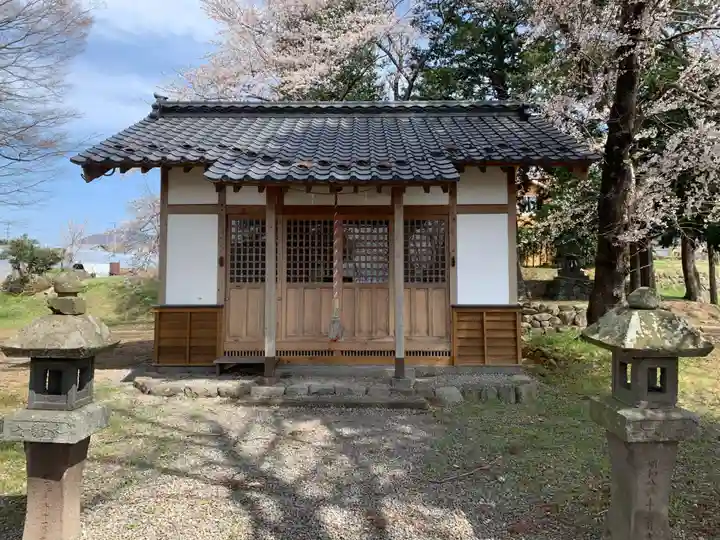 諏訪神社の本殿・本堂