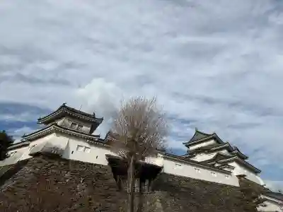 和歌山縣護國神社の{uncategorized: "未分類", other: "その他", undefined: "問題あり", building: "その他建物", grave: "お墓", sacred_gate: "鳥居", guardian: "狛犬", statue: "像", buddha: "仏像", history: "歴史", nature: "自然", garden: "庭園", animal: "動物", pagoda: "塔", temizu: "手水舎", mountain_gate: "山門・神門", sanctuary: "本殿・本堂", subordinate: "末社・摂社", art: "芸術", scenery: "景色", jizo: "地蔵", ema: "絵馬", goshuin: "御朱印", omikuji: "おみくじ", items: "授与品その他", amulet: "お守り", goshuincho: "御朱印帳", eats: "食事", festival: "お祭り", votive_dance: "神楽", shichigosan: "七五三参", wedding: "結婚式", experience: "体験その他", initially: "初詣", around: "周辺", anti_infection: "感染症対策"}