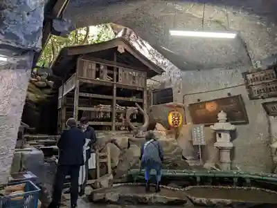銭洗弁財天宇賀福神社(神奈川県)