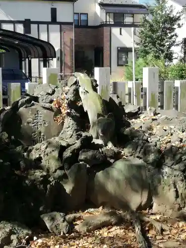 半田稲荷神社の狛犬