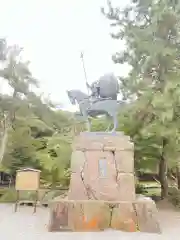 尾山神社の像