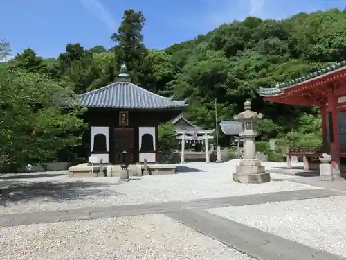 西国寺の建物その他