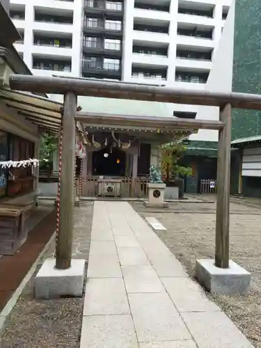 宮益御嶽神社の鳥居