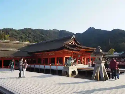 厳島神社の本殿