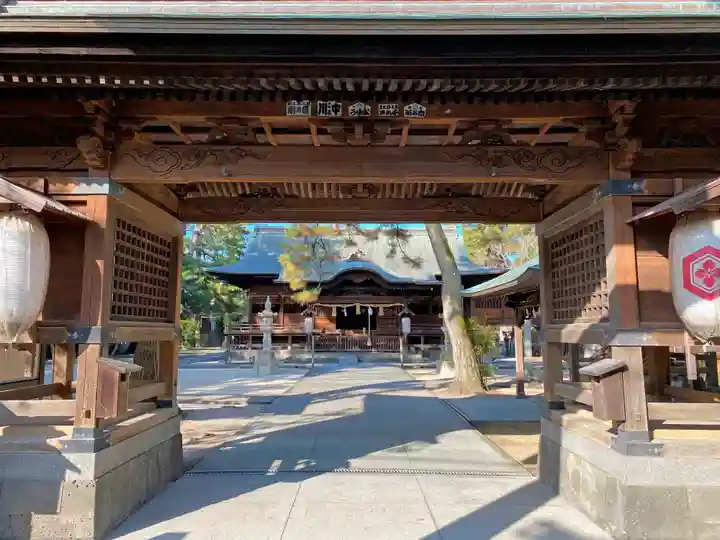賣布神社の山門・神門