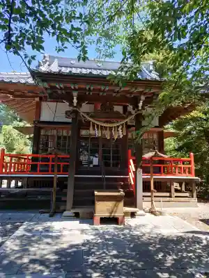 三軒地稲荷神社の{uncategorized: "未分類", other: "その他", undefined: "問題あり", building: "その他建物", grave: "お墓", sacred_gate: "鳥居", guardian: "狛犬", statue: "像", buddha: "仏像", history: "歴史", nature: "自然", garden: "庭園", animal: "動物", pagoda: "塔", temizu: "手水舎", mountain_gate: "山門・神門", sanctuary: "本殿・本堂", subordinate: "末社・摂社", art: "芸術", scenery: "景色", jizo: "地蔵", ema: "絵馬", goshuin: "御朱印", omikuji: "おみくじ", items: "授与品その他", amulet: "お守り", goshuincho: "御朱印帳", eats: "食事", festival: "お祭り", votive_dance: "神楽", shichigosan: "七五三参", wedding: "結婚式", experience: "体験その他", initially: "初詣", around: "周辺", anti_infection: "感染症対策"}