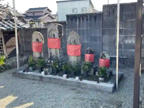 浄泉寺の{uncategorized: "未分類", other: "その他", undefined: "問題あり", building: "その他建物", grave: "お墓", sacred_gate: "鳥居", guardian: "狛犬", statue: "像", buddha: "仏像", history: "歴史", nature: "自然", garden: "庭園", animal: "動物", pagoda: "塔", temizu: "手水舎", mountain_gate: "山門・神門", sanctuary: "本殿・本堂", subordinate: "末社・摂社", art: "芸術", scenery: "景色", jizo: "地蔵", ema: "絵馬", goshuin: "御朱印", omikuji: "おみくじ", items: "授与品その他", amulet: "お守り", goshuincho: "御朱印帳", eats: "食事", festival: "お祭り", votive_dance: "神楽", shichigosan: "七五三参", wedding: "結婚式", experience: "体験その他", initially: "初詣", around: "周辺", anti_infection: "感染症対策"}