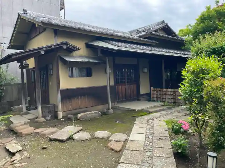 寶蔵院の{uncategorized: "未分類", other: "その他", undefined: "問題あり", building: "その他建物", grave: "お墓", sacred_gate: "鳥居", guardian: "狛犬", statue: "像", buddha: "仏像", history: "歴史", nature: "自然", garden: "庭園", animal: "動物", pagoda: "塔", temizu: "手水舎", mountain_gate: "山門・神門", sanctuary: "本殿・本堂", subordinate: "末社・摂社", art: "芸術", scenery: "景色", jizo: "地蔵", ema: "絵馬", goshuin: "御朱印", omikuji: "おみくじ", items: "授与品その他", amulet: "お守り", goshuincho: "御朱印帳", eats: "食事", festival: "お祭り", votive_dance: "神楽", shichigosan: "七五三参", wedding: "結婚式", experience: "体験その他", initially: "初詣", around: "周辺", anti_infection: "感染症対策"}