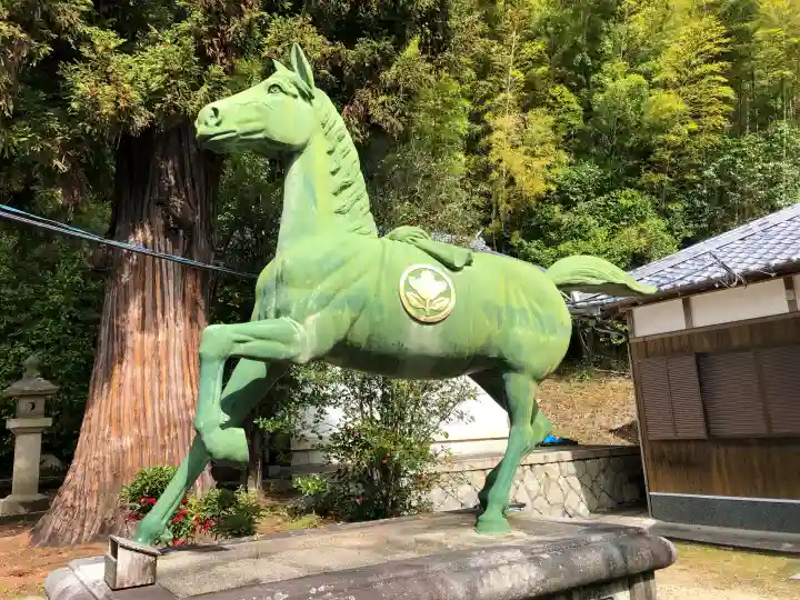 安乎八幡神社の{uncategorized: "未分類", other: "その他", undefined: "問題あり", building: "その他建物", grave: "お墓", sacred_gate: "鳥居", guardian: "狛犬", statue: "像", buddha: "仏像", history: "歴史", nature: "自然", garden: "庭園", animal: "動物", pagoda: "塔", temizu: "手水舎", mountain_gate: "山門・神門", sanctuary: "本殿・本堂", subordinate: "末社・摂社", art: "芸術", scenery: "景色", jizo: "地蔵", ema: "絵馬", goshuin: "御朱印", omikuji: "おみくじ", items: "授与品その他", amulet: "お守り", goshuincho: "御朱印帳", eats: "食事", festival: "お祭り", votive_dance: "神楽", shichigosan: "七五三参", wedding: "結婚式", experience: "体験その他", initially: "初詣", around: "周辺", anti_infection: "感染症対策"}