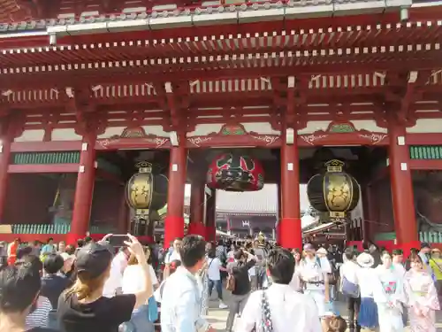 浅草寺の山門