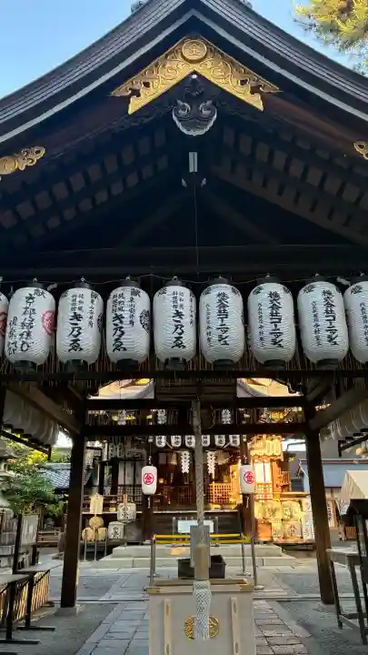 安井金比羅宮の{uncategorized: "未分類", other: "その他", undefined: "問題あり", building: "その他建物", grave: "お墓", sacred_gate: "鳥居", guardian: "狛犬", statue: "像", buddha: "仏像", history: "歴史", nature: "自然", garden: "庭園", animal: "動物", pagoda: "塔", temizu: "手水舎", mountain_gate: "山門・神門", sanctuary: "本殿・本堂", subordinate: "末社・摂社", art: "芸術", scenery: "景色", jizo: "地蔵", ema: "絵馬", goshuin: "御朱印", omikuji: "おみくじ", items: "授与品その他", amulet: "お守り", goshuincho: "御朱印帳", eats: "食事", festival: "お祭り", votive_dance: "神楽", shichigosan: "七五三参", wedding: "結婚式", experience: "体験その他", initially: "初詣", around: "周辺", anti_infection: "感染症対策"}