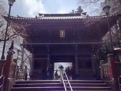 高尾山薬王院の山門・神門