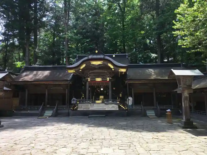 諏訪大社の本殿・本堂