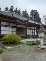 八幡寺の本殿・本堂