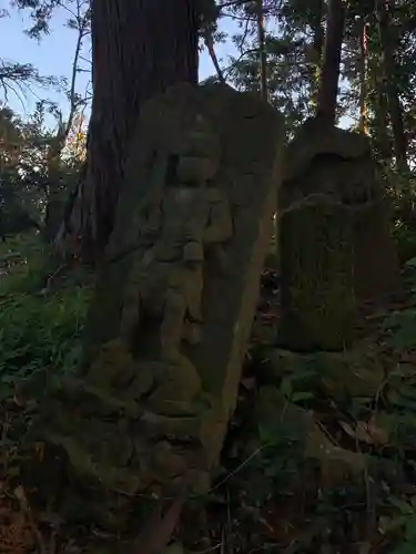 冨崎神社の仏像