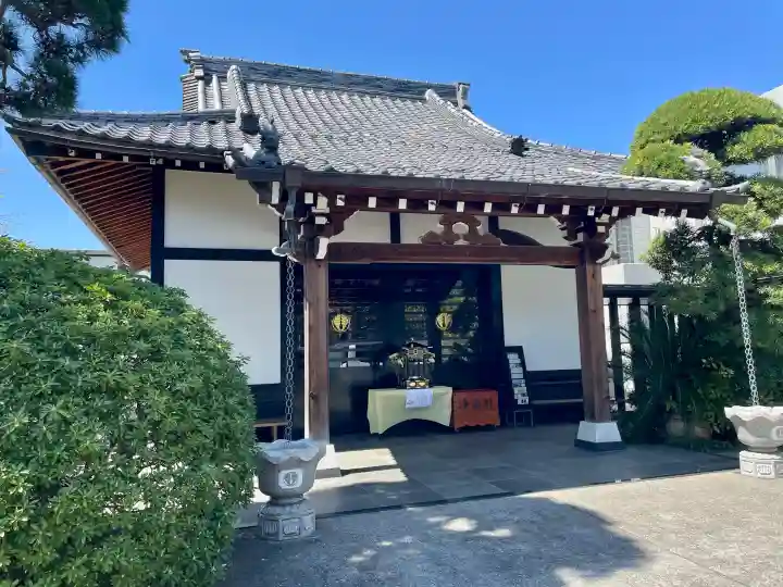 貞源寺の{uncategorized: "未分類", other: "その他", undefined: "問題あり", building: "その他建物", grave: "お墓", sacred_gate: "鳥居", guardian: "狛犬", statue: "像", buddha: "仏像", history: "歴史", nature: "自然", garden: "庭園", animal: "動物", pagoda: "塔", temizu: "手水舎", mountain_gate: "山門・神門", sanctuary: "本殿・本堂", subordinate: "末社・摂社", art: "芸術", scenery: "景色", jizo: "地蔵", ema: "絵馬", goshuin: "御朱印", omikuji: "おみくじ", items: "授与品その他", amulet: "お守り", goshuincho: "御朱印帳", eats: "食事", festival: "お祭り", votive_dance: "神楽", shichigosan: "七五三参", wedding: "結婚式", experience: "体験その他", initially: "初詣", around: "周辺", anti_infection: "感染症対策"}