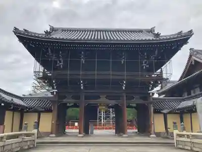 興正寺の山門・神門