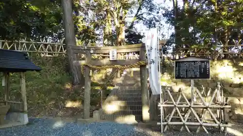 諏訪神社の鳥居