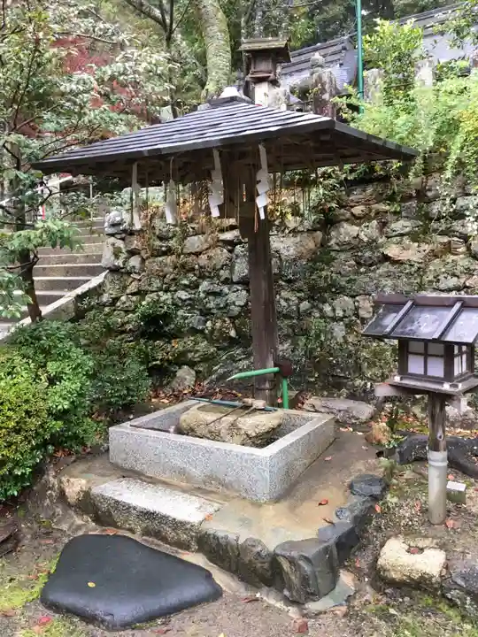 石座神社の手水舎