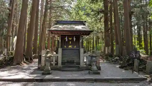 北口本宮冨士浅間神社の{uncategorized: "未分類", other: "その他", undefined: "問題あり", building: "その他建物", grave: "お墓", sacred_gate: "鳥居", guardian: "狛犬", statue: "像", buddha: "仏像", history: "歴史", nature: "自然", garden: "庭園", animal: "動物", pagoda: "塔", temizu: "手水舎", mountain_gate: "山門・神門", sanctuary: "本殿・本堂", subordinate: "末社・摂社", art: "芸術", scenery: "景色", jizo: "地蔵", ema: "絵馬", goshuin: "御朱印", omikuji: "おみくじ", items: "授与品その他", amulet: "お守り", goshuincho: "御朱印帳", eats: "食事", festival: "お祭り", votive_dance: "神楽", shichigosan: "七五三参", wedding: "結婚式", experience: "体験その他", initially: "初詣", around: "周辺", anti_infection: "感染症対策"}