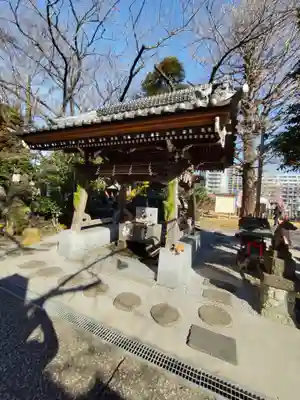 澤蔵司稲荷（慈眼院）の手水舎