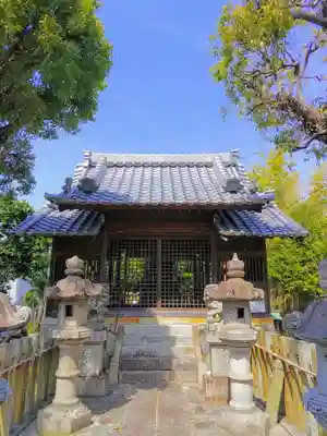 県明神社の本殿・本堂