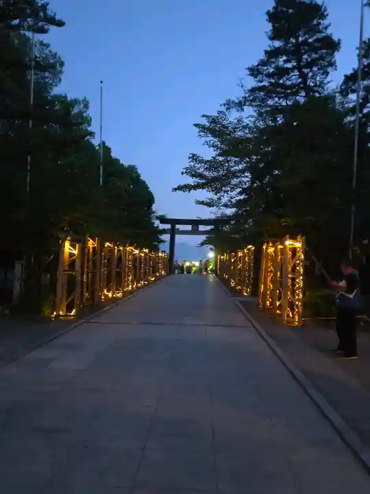 武田神社の{uncategorized: "未分類", other: "その他", undefined: "問題あり", building: "その他建物", grave: "お墓", sacred_gate: "鳥居", guardian: "狛犬", statue: "像", buddha: "仏像", history: "歴史", nature: "自然", garden: "庭園", animal: "動物", pagoda: "塔", temizu: "手水舎", mountain_gate: "山門・神門", sanctuary: "本殿・本堂", subordinate: "末社・摂社", art: "芸術", scenery: "景色", jizo: "地蔵", ema: "絵馬", goshuin: "御朱印", omikuji: "おみくじ", items: "授与品その他", amulet: "お守り", goshuincho: "御朱印帳", eats: "食事", festival: "お祭り", votive_dance: "神楽", shichigosan: "七五三参", wedding: "結婚式", experience: "体験その他", initially: "初詣", around: "周辺", anti_infection: "感染症対策"}