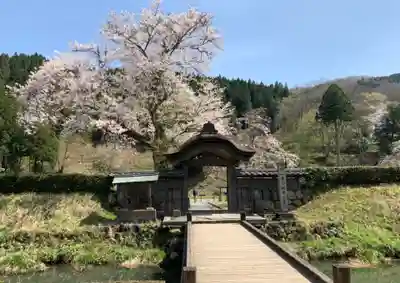 朝倉神社の山門・神門