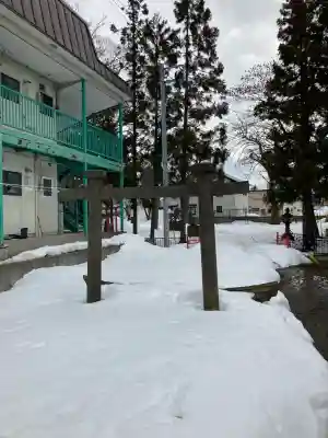 熊野宮の{uncategorized: "未分類", other: "その他", undefined: "問題あり", building: "その他建物", grave: "お墓", sacred_gate: "鳥居", guardian: "狛犬", statue: "像", buddha: "仏像", history: "歴史", nature: "自然", garden: "庭園", animal: "動物", pagoda: "塔", temizu: "手水舎", mountain_gate: "山門・神門", sanctuary: "本殿・本堂", subordinate: "末社・摂社", art: "芸術", scenery: "景色", jizo: "地蔵", ema: "絵馬", goshuin: "御朱印", omikuji: "おみくじ", items: "授与品その他", amulet: "お守り", goshuincho: "御朱印帳", eats: "食事", festival: "お祭り", votive_dance: "神楽", shichigosan: "七五三参", wedding: "結婚式", experience: "体験その他", initially: "初詣", around: "周辺", anti_infection: "感染症対策"}