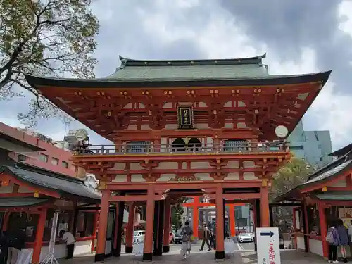 生田神社の山門