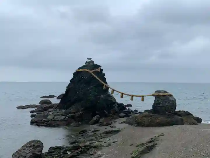 二見興玉神社の{uncategorized: "未分類", other: "その他", undefined: "問題あり", building: "その他建物", grave: "お墓", sacred_gate: "鳥居", guardian: "狛犬", statue: "像", buddha: "仏像", history: "歴史", nature: "自然", garden: "庭園", animal: "動物", pagoda: "塔", temizu: "手水舎", mountain_gate: "山門・神門", sanctuary: "本殿・本堂", subordinate: "末社・摂社", art: "芸術", scenery: "景色", jizo: "地蔵", ema: "絵馬", goshuin: "御朱印", omikuji: "おみくじ", items: "授与品その他", amulet: "お守り", goshuincho: "御朱印帳", eats: "食事", festival: "お祭り", votive_dance: "神楽", shichigosan: "七五三参", wedding: "結婚式", experience: "体験その他", initially: "初詣", around: "周辺", anti_infection: "感染症対策"}