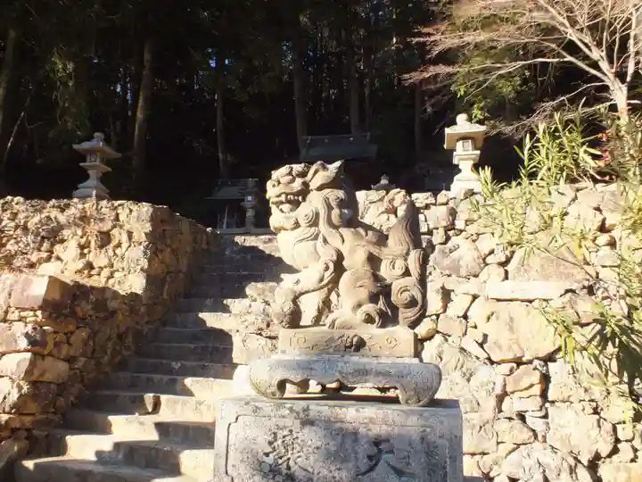 三上神社の狛犬