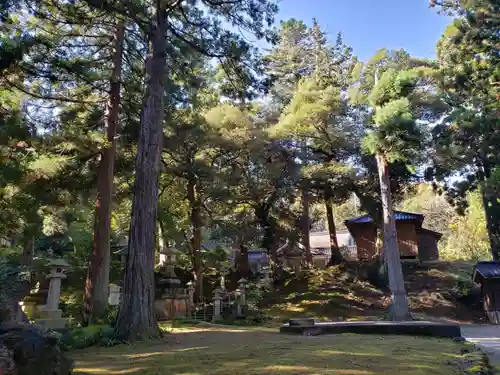 大伴神社の建物その他