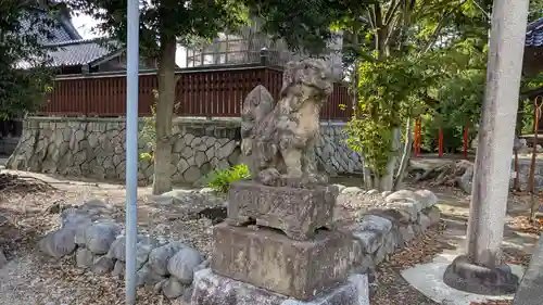 櫟原神社の狛犬