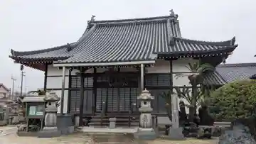 栄養寺の本殿・本堂