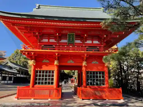 穴八幡宮の山門