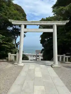 大洗磯前神社の{uncategorized: "未分類", other: "その他", undefined: "問題あり", building: "その他建物", grave: "お墓", sacred_gate: "鳥居", guardian: "狛犬", statue: "像", buddha: "仏像", history: "歴史", nature: "自然", garden: "庭園", animal: "動物", pagoda: "塔", temizu: "手水舎", mountain_gate: "山門・神門", sanctuary: "本殿・本堂", subordinate: "末社・摂社", art: "芸術", scenery: "景色", jizo: "地蔵", ema: "絵馬", goshuin: "御朱印", omikuji: "おみくじ", items: "授与品その他", amulet: "お守り", goshuincho: "御朱印帳", eats: "食事", festival: "お祭り", votive_dance: "神楽", shichigosan: "七五三参", wedding: "結婚式", experience: "体験その他", initially: "初詣", around: "周辺", anti_infection: "感染症対策"}