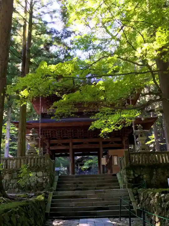 宝積山光前寺の山門・神門