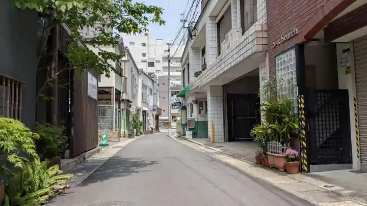 長崎尾曲がり猫神社の周辺