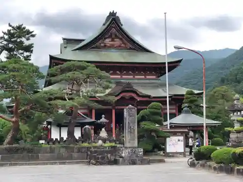 甲斐善光寺の本殿