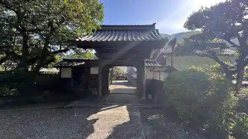 覚成寺の山門・神門