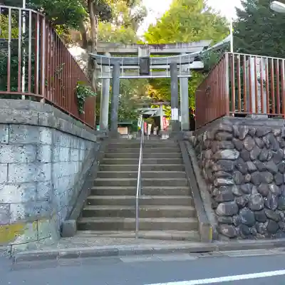 上高田氷川神社の鳥居