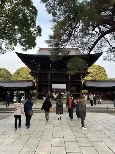 明治神宮の{uncategorized: "未分類", other: "その他", undefined: "問題あり", building: "その他建物", grave: "お墓", sacred_gate: "鳥居", guardian: "狛犬", statue: "像", buddha: "仏像", history: "歴史", nature: "自然", garden: "庭園", animal: "動物", pagoda: "塔", temizu: "手水舎", mountain_gate: "山門・神門", sanctuary: "本殿・本堂", subordinate: "末社・摂社", art: "芸術", scenery: "景色", jizo: "地蔵", ema: "絵馬", goshuin: "御朱印", omikuji: "おみくじ", items: "授与品その他", amulet: "お守り", goshuincho: "御朱印帳", eats: "食事", festival: "お祭り", votive_dance: "神楽", shichigosan: "七五三参", wedding: "結婚式", experience: "体験その他", initially: "初詣", around: "周辺", anti_infection: "感染症対策"}