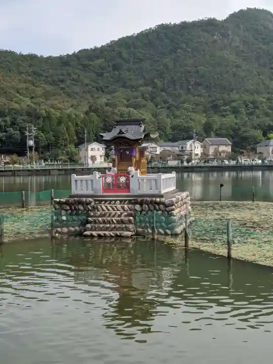 八大白龍大神の本殿・本堂