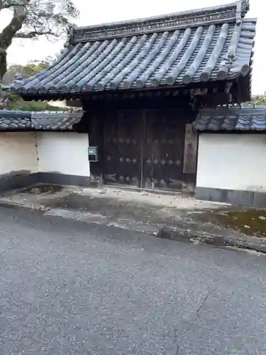 金剛寺の山門