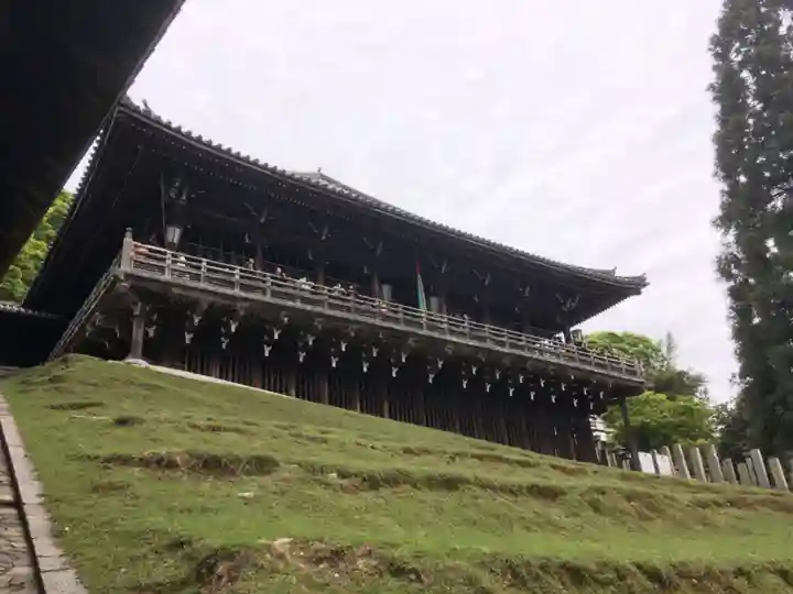 東大寺の本殿・本堂